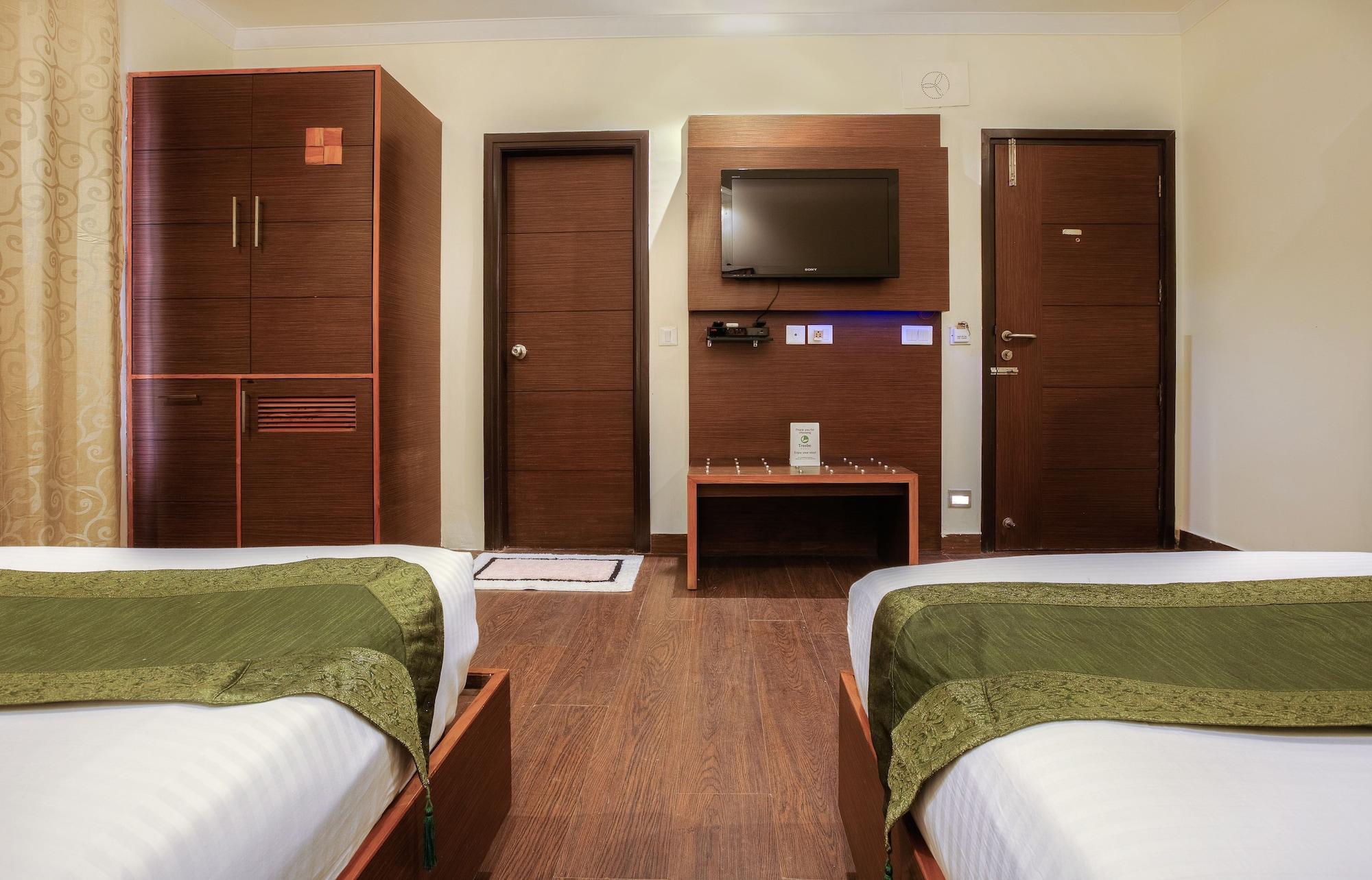 Treebo White Castle, Gurgaon Hotel Buitenkant foto