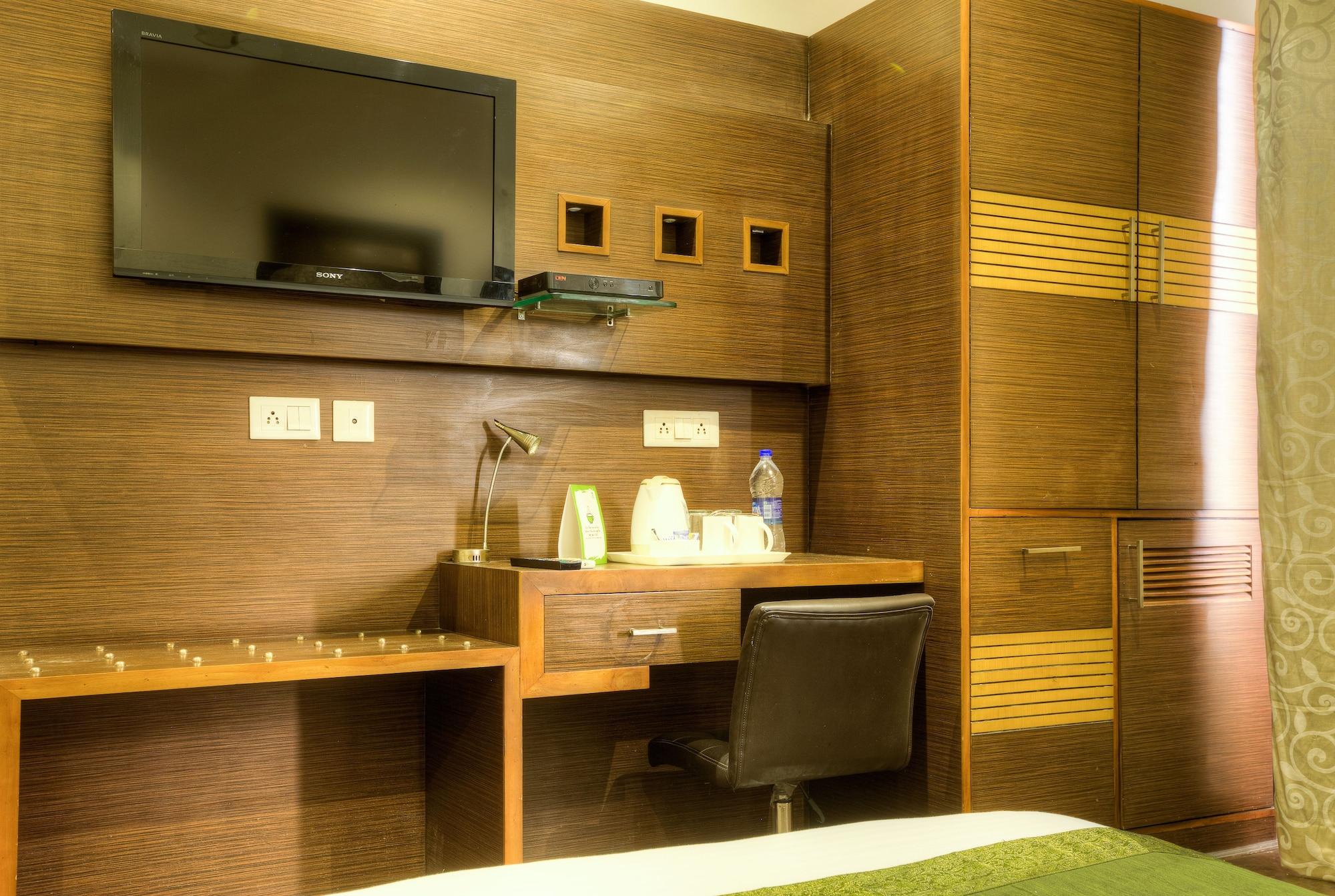 Treebo White Castle, Gurgaon Hotel Buitenkant foto