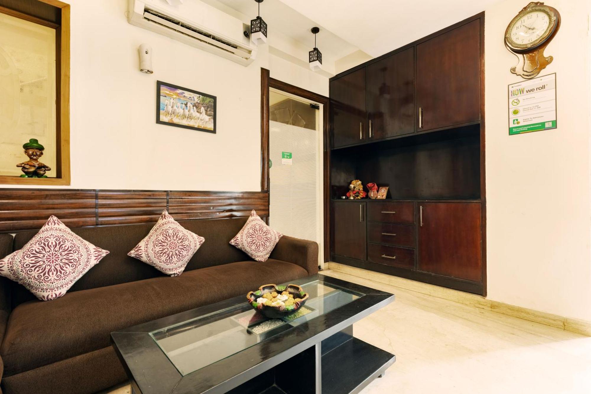 Treebo White Castle, Gurgaon Hotel Buitenkant foto